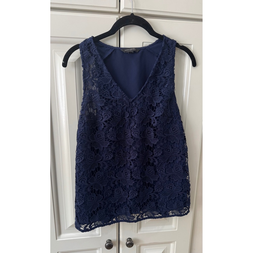 Banana Republic Navy Blue Lace Overlay Sleeveless V-Neck Tank Top Size Small EUC